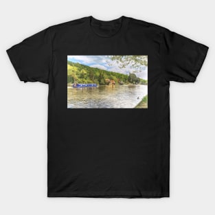 Approaching Marsh Lock at Henley T-Shirt